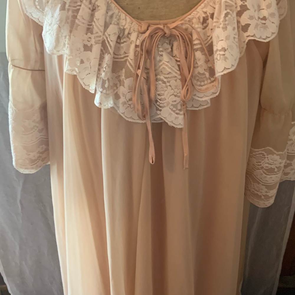Vintage Intime of California Peignoir Set 1960s